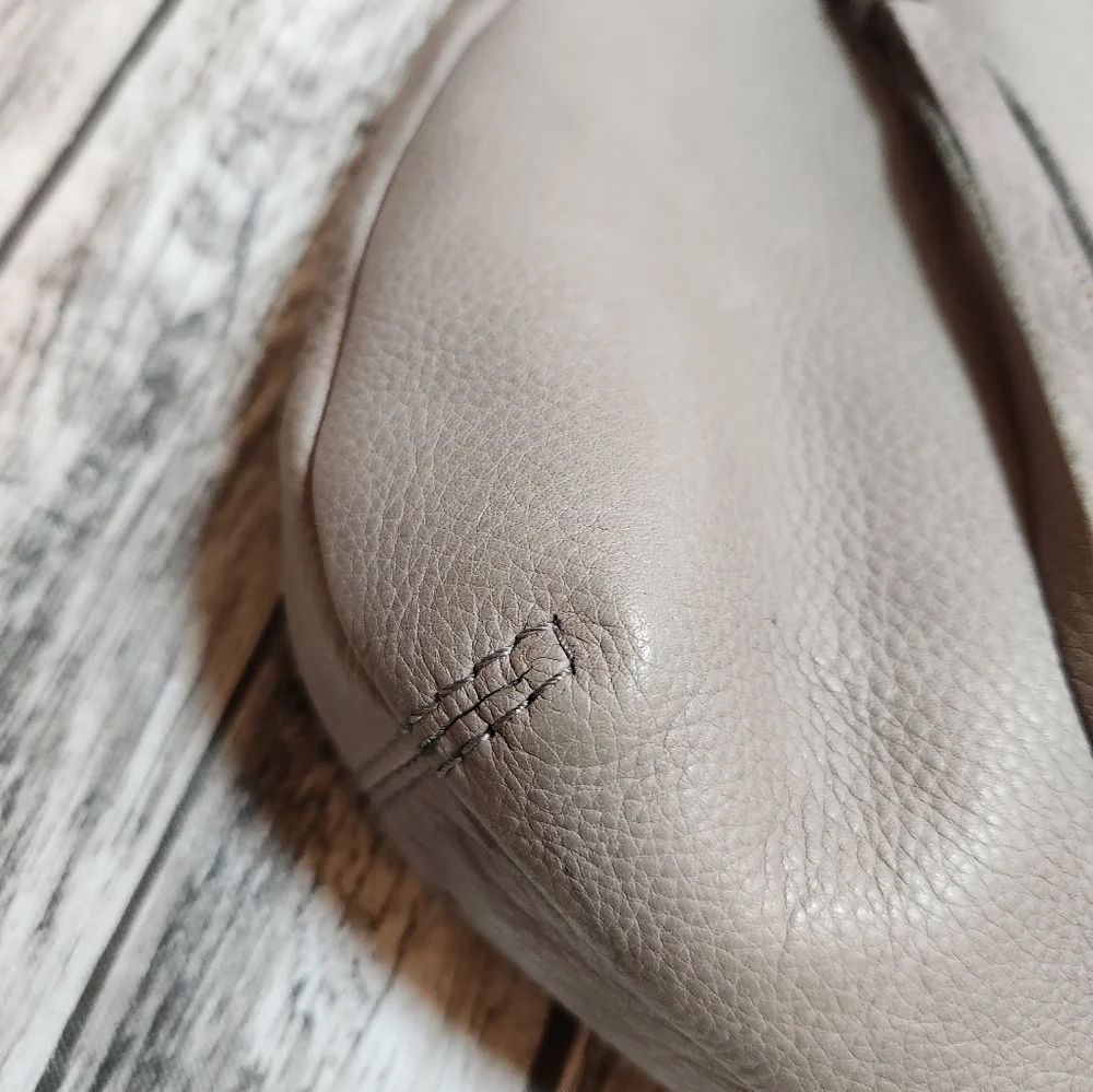 American leather Taupe Hobo‎